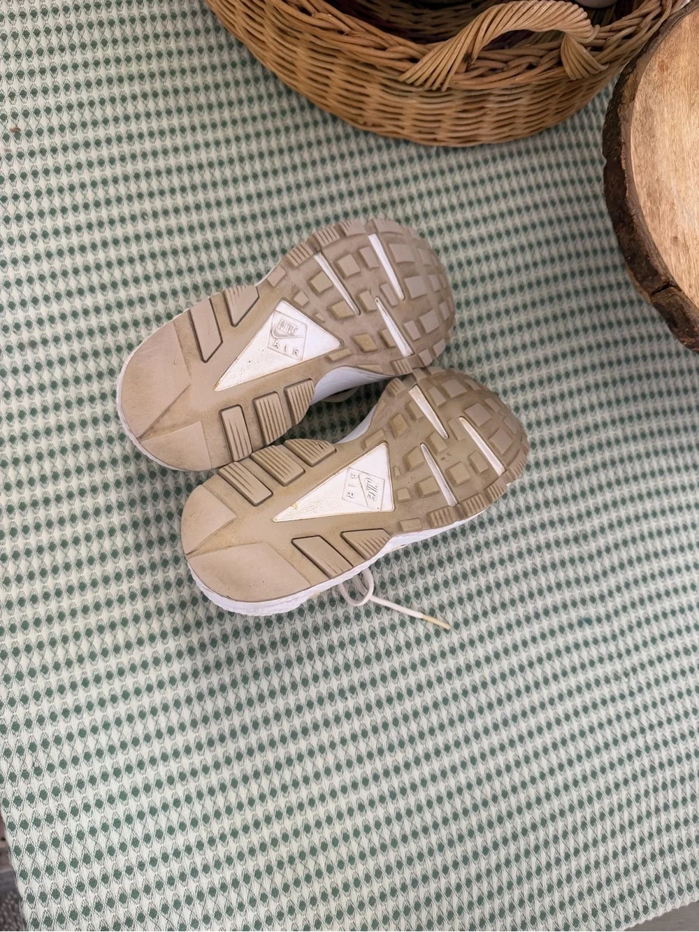 Nike Women's Air Huarache Sneakers Size 7 Beige Gold